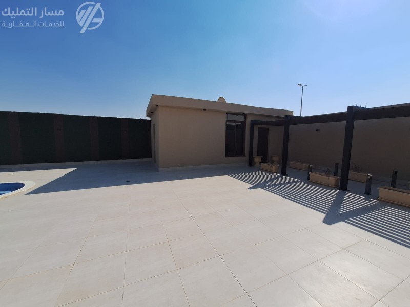 Photo by Daniel J. Schwarz